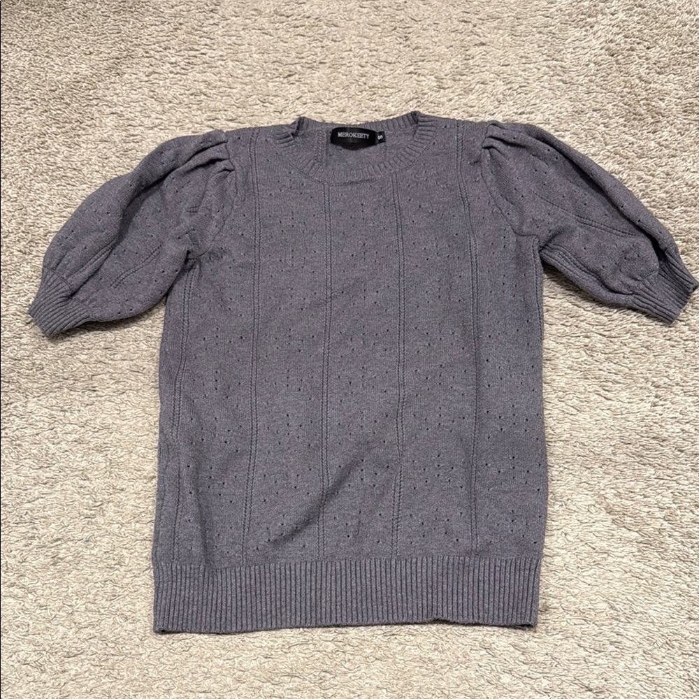 Cozy Gray Sweater with Short Sleeves - Picture 2 of 4